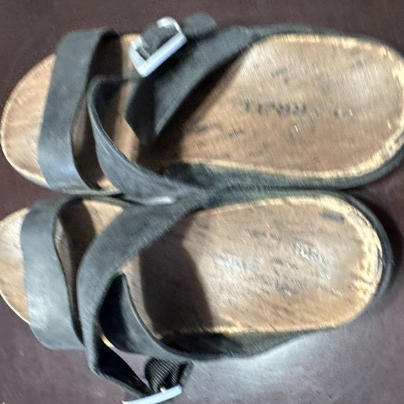 Merrell Sandals - Picture 2 of 4